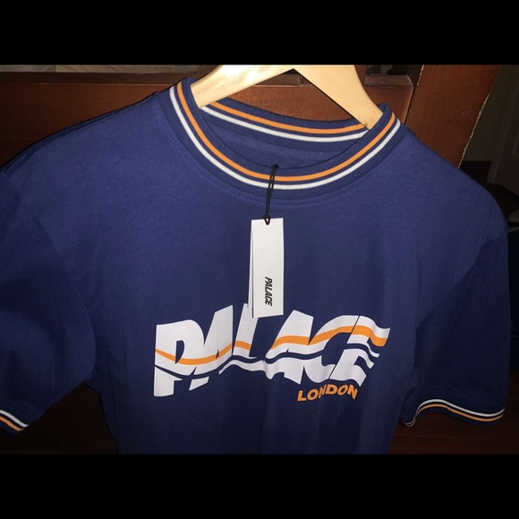 PALACE Other - Palace Tee “London”